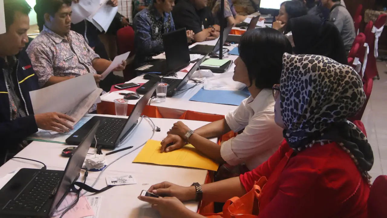 Posko Pelayanan PPDB Dipadati Warga