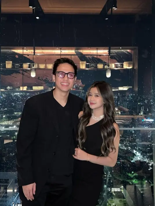 Sebenarnya itu bukan foto anyar mereka, namun Brisia Jodie baru mengunggahnya untuk memberikan ucapan ulang tahun pada sang kekasih. [Instagram/brisiajodie96]