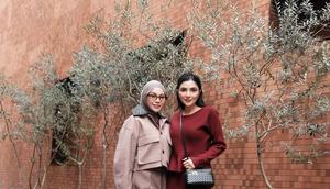 Ashanty dan Aurel Hermansyah saat Liburan Akhir Tahun di China. [@aurelie.hermansyah]