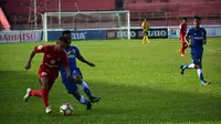 Semen Padang takluk 0-1 dari Persib U-19 di laga pertama Liga 1 U-19 2017, Minggu (9/7/2017), di Stadion H. Agus Salim, Padang. (Bola.com/Arya Sikumbang)