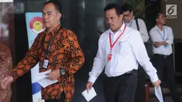 Kepala Divisi Batubara PLN, Harlen memenuhi panggilan penyidik KPK untuk menjalani pemeriksaan di Jakarta, Rabu (28/11). Harlen diperiksa kasus dugaan suap proyek PLTU Riau-1 untuk tersangka mantan Menteri Sosial Idrus Marham. (Merdeka.com/Dwi Narwoko)
