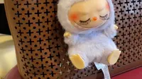 Boneka Labubu Tampil Makin Unik dengan Eyelash dan Nail Art. foto: istimewa