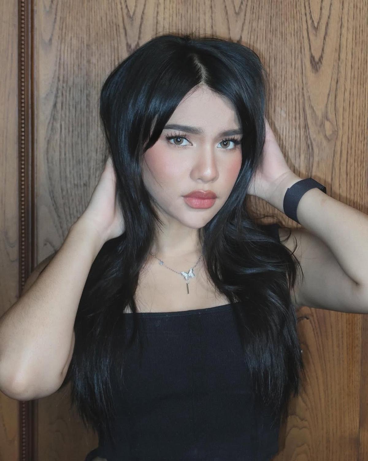 Potret Terbaru Davina Karamoy, Ekspresi dan Pose-Posenya Masih Beraura Maut