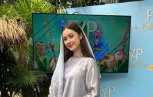 7 Potret Cantik Vika Kolesnaya Pakai Kerudung Sambil Diajari Agama Islam oleh Billy Syahputra Sang Pacar