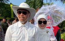 Bak Model Profesional, Wali Kota Depok hingga Anggota Dewan Bergaya Vintage Ikut Fashion Show Era 70-an