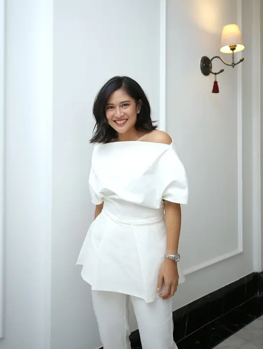 Dian Sastrowardoyo saat sharing session di Dove X Fimelahood di kawasan Menteng, Jakarta Pusat, Kamis (10/10/2019).(Daniel Kampua/© Fimela.com)