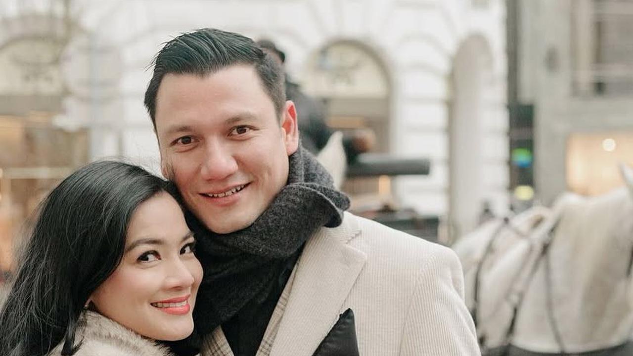 Pacaran Sejak 1999, 8 Potret Liburan Titi Kamal dan Christian Sugiono di Austria - Seperti di Negeri Dongeng