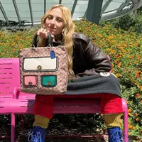 Koleksi tas Rogue dari Coach kembali hadir dalam versi yang ramah lingkungan. (dok.Coach).