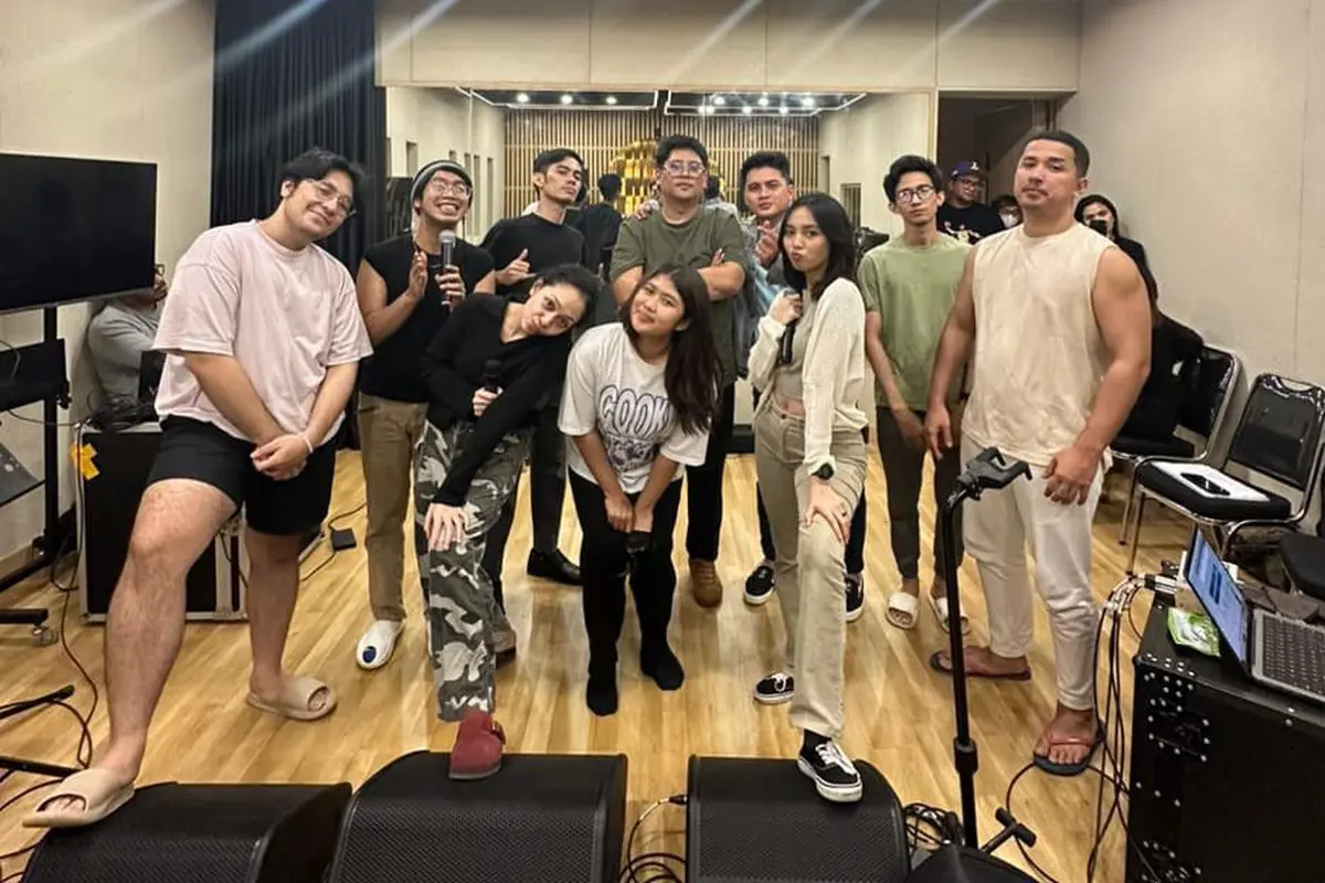 Grup musik Senjien.