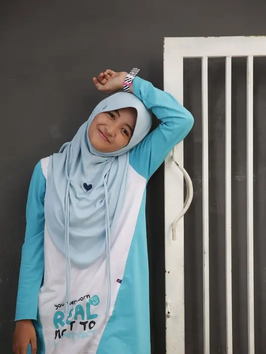 "Hates bikin batin kita ngedrop, bikin kita jadi terpojok, dan bikin kita tak percaya diri. Sejak banyak haters, membuat semakin berpikir," ujar Arafah dikediamannya kawasan Depok, beberapa hari lalu. (Bambang E. Ros/Bintang.com)