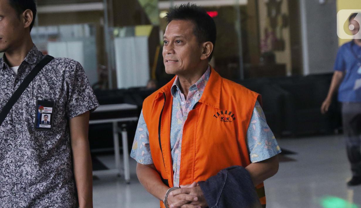 Tersangka kasus dugaan suap pengadaan mesin Rolls-Royce untuk pesawat Airbus milik Garuda Indonesia pada periode 2005-2014, Soetikno Soedarjo usai menjalani pemeriksaan lanjutan di Gedung KPK, Jakarta, Selasa (8/10/2019). (Liputan6.com/Helmi Fithriansyah)