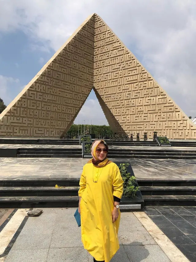 Viral Sempat Dikira Hilang, Ini 6 Potret Terbaru Penyanyi Dina Mariana