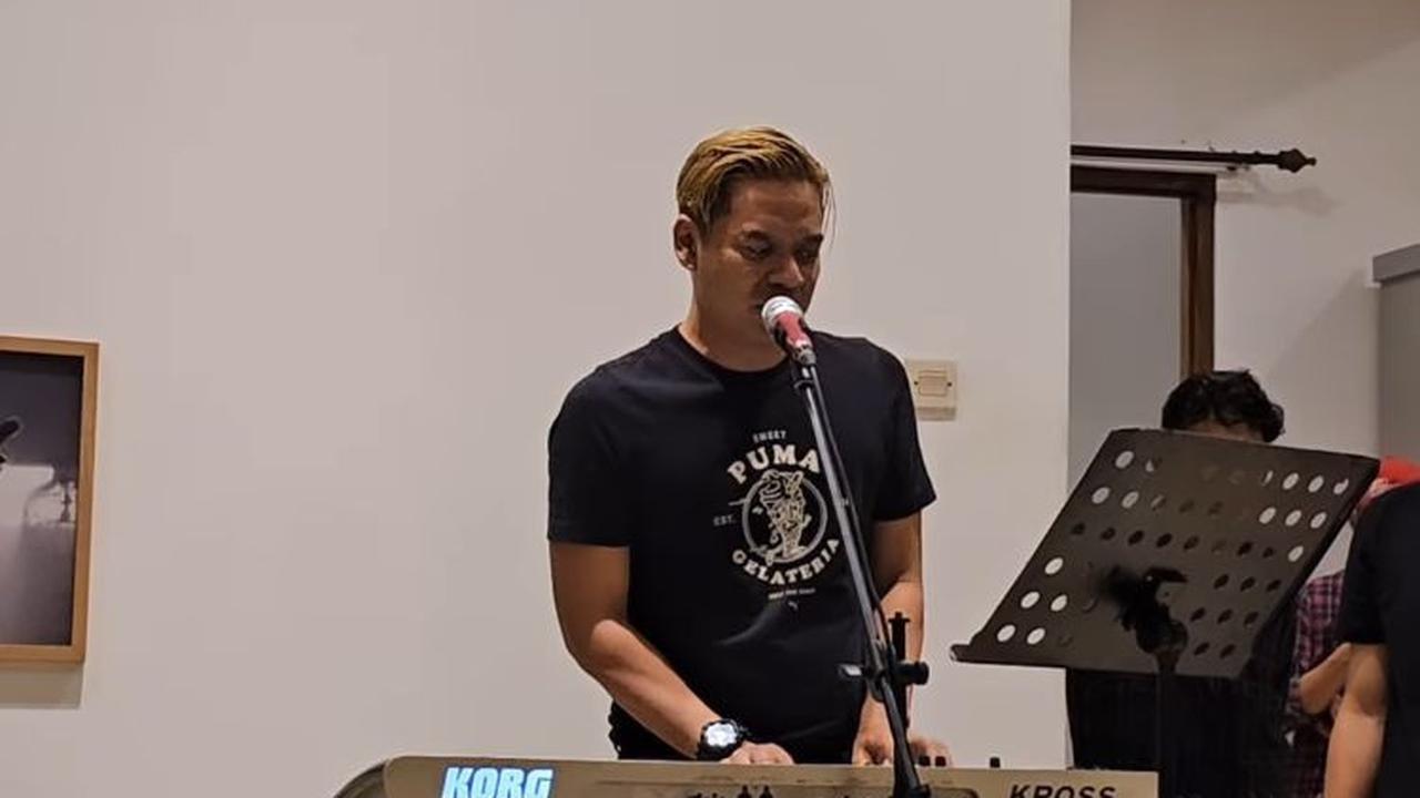 Mengabadikan Momen Sang Pacar Nyanyi <br>