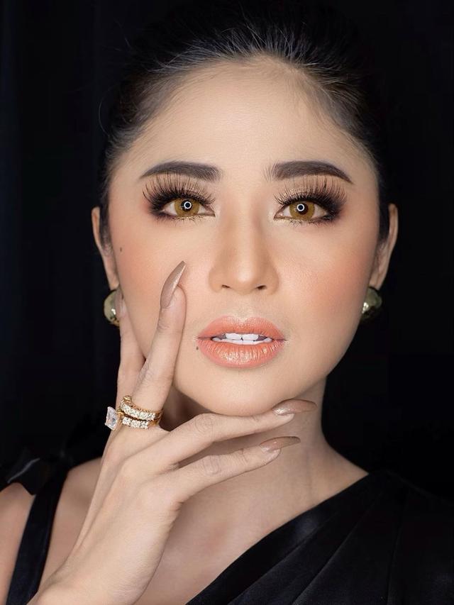 Dewi Perssik. (Foto: Instagram @dewiperssikreal)