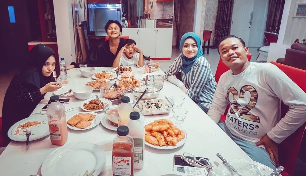 (Instagram/nathalieholscher)