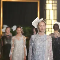 Koleksi busana Ronauli Liu. (Foto: FImela/ Daniel Kampua)