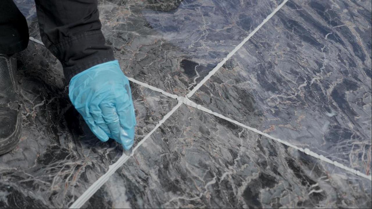 Apa Manfaat Penting Nat Keramik untuk Keamanan Rumah dan Bangunan?