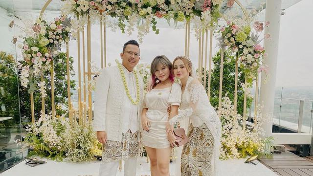 6 Momen Pernikahan Cupi Cupita dengan Bintang Bagus Seorang Pengusaha Asal Bandung