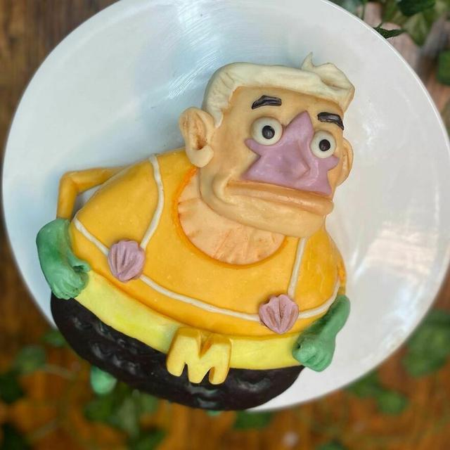 10 Potret Kue Bentuk Karakter Terkenal Bikin Nggak Tega Makan