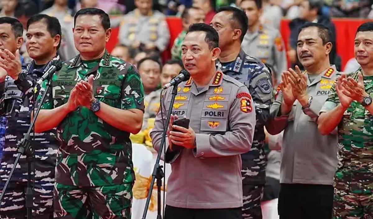 Kapolri Jenderal Listyo Sigit Prabowo juga mengapresiasi kegiatan rutin membantu masyarakat yang digagas ALTAR’89.<br>
