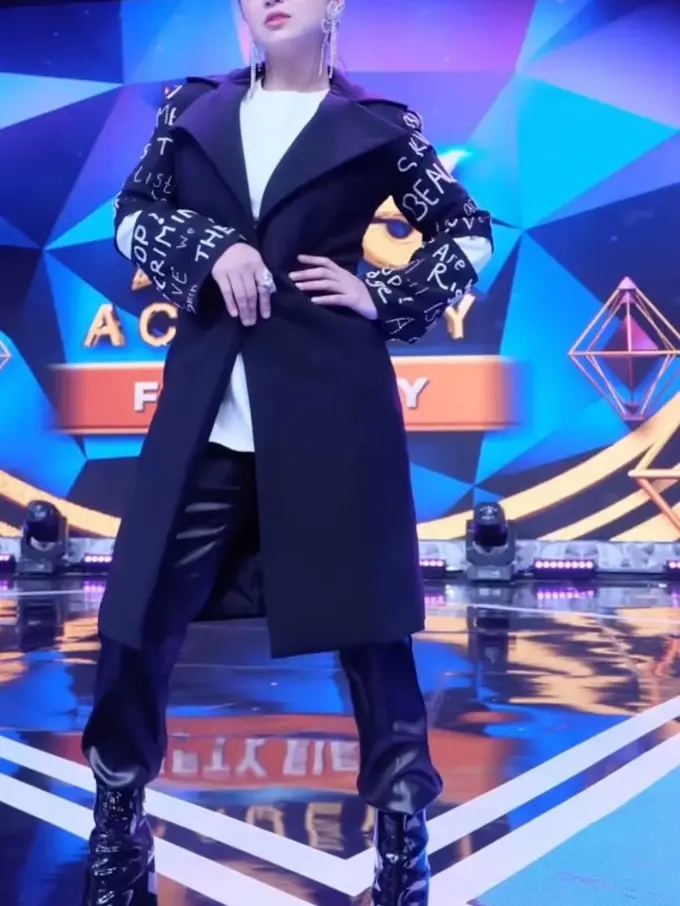 [Fimela] Dewi Perssik