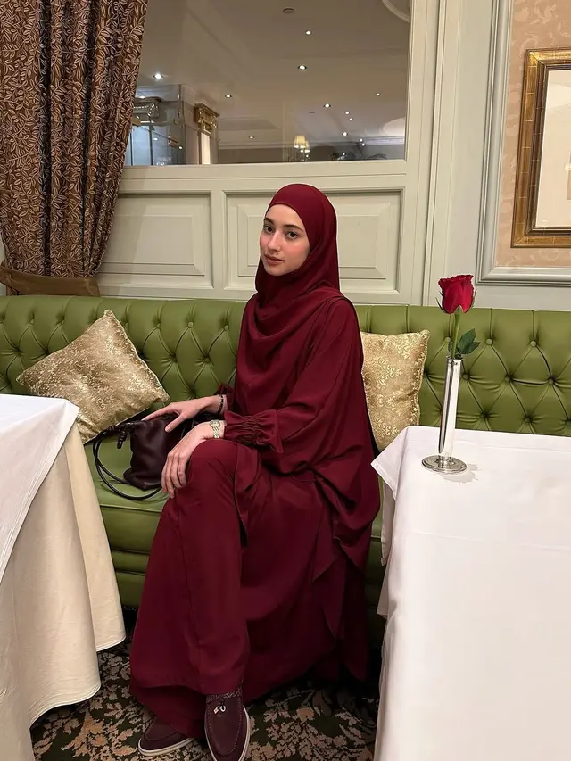 5 Potret Ameera Khan Pacar Jefri Nichol saat Tampil Berhijab, Pesona Kecantikan Alami (credit: instagram/littlemisskhan).