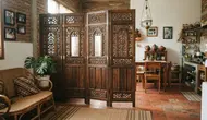 8 Ide Pembatas Ruangan untuk Rumah Kecil, Gunakan Sketsel Berbagai Motif Unik Ini