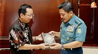 Masyarakat Perbatasan Terima Wakaf Alquran dari TNI AL dan APP