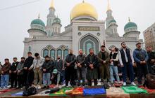 FOTO: Potret Umat Muslim Dunia Bersukacita Merayakan Hari Raya Idulfitri 1445 Hijriah