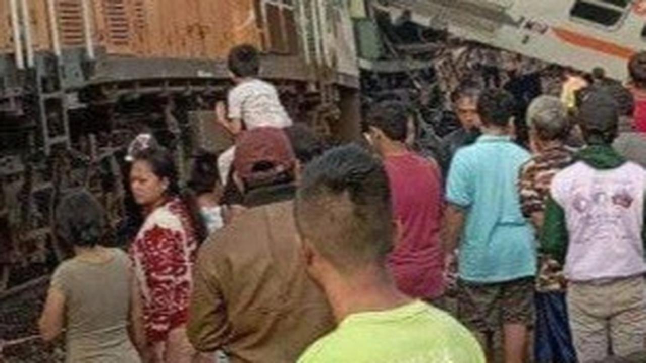 Menhub Budi Ungkap Penyebab 'Adu Banteng' Tabrakan KA Turangga dan KA Lokal Baraya di Bandung