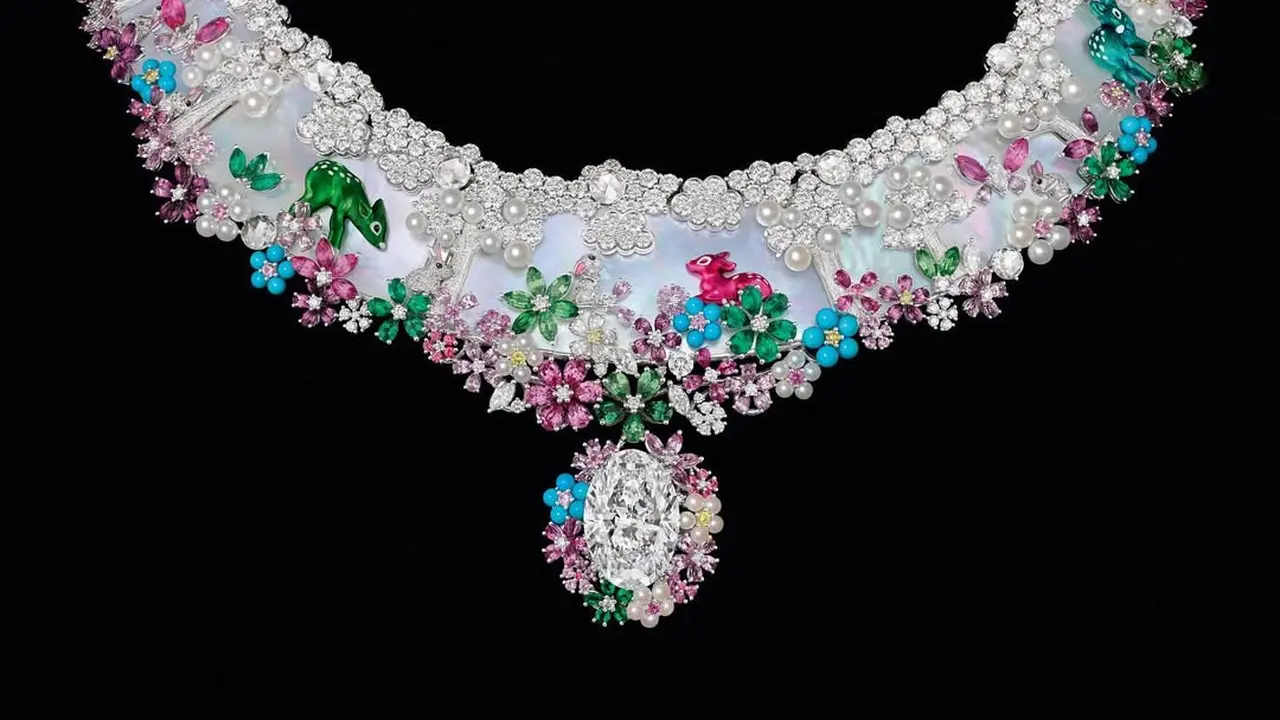 Ketika Perhiasan Menjadi Lukisan Miniatur Alam, Dior Diorexquis Forêt Nacrée Raih Prix du Savoir-Faire di Monaco