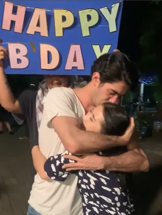 Prilly Latuconsina Ultah (Instagram/prillylatuconsina96)