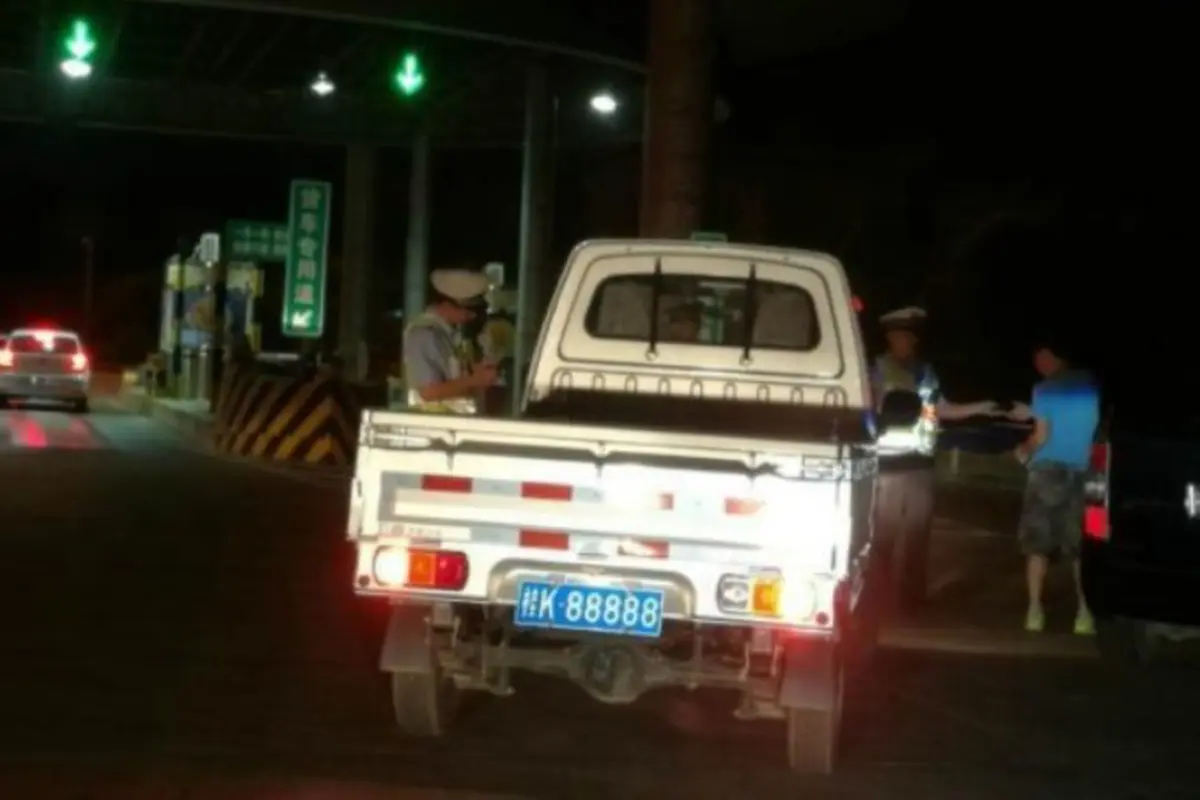 Pasang Plat Nomor Cantik, Sopir Ini Ditilang 8 Kali Sehari