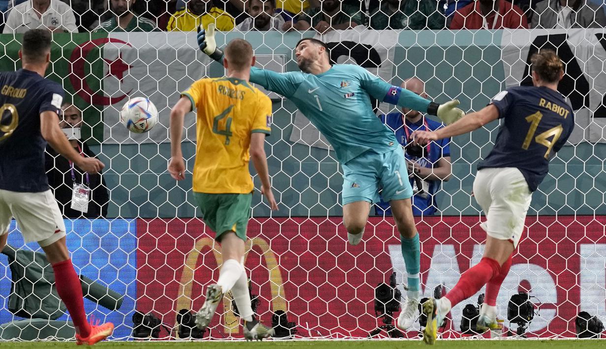 Prancis berhasil menyamakan skor 1-1 pada menit ke-27. Gol dicetak Adrien Rabiot melalui tandukan kepala usai menerima umpan Theo Hernandez yang masuk menggantikan sang kakak, Lucas Hernandez. (AP/Thanassis Stavrakis)