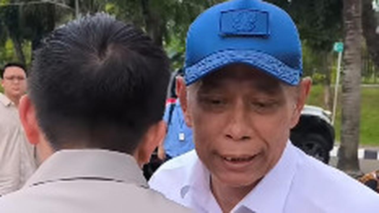 Bisik-bisik Wamen Eks Aktivis, Seskab Teddy saat Bertemu Langsung Beri Hormat