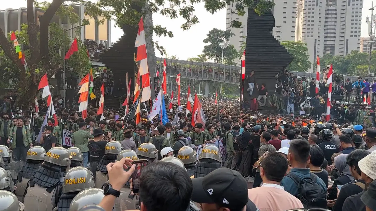 Situasi Demonstrasi di Polda Metro Jaya