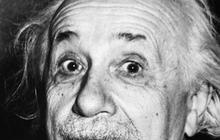 Ada Cerita di Balik Gaya Foto Ikonik Einstein sedang Menjulurkan Lidah, Begini Kisahnya