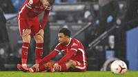 Bek Liverpool, Trent Alexander-Arnold, tergeletak cedera. (Shaun Botterill/Pool via AP)