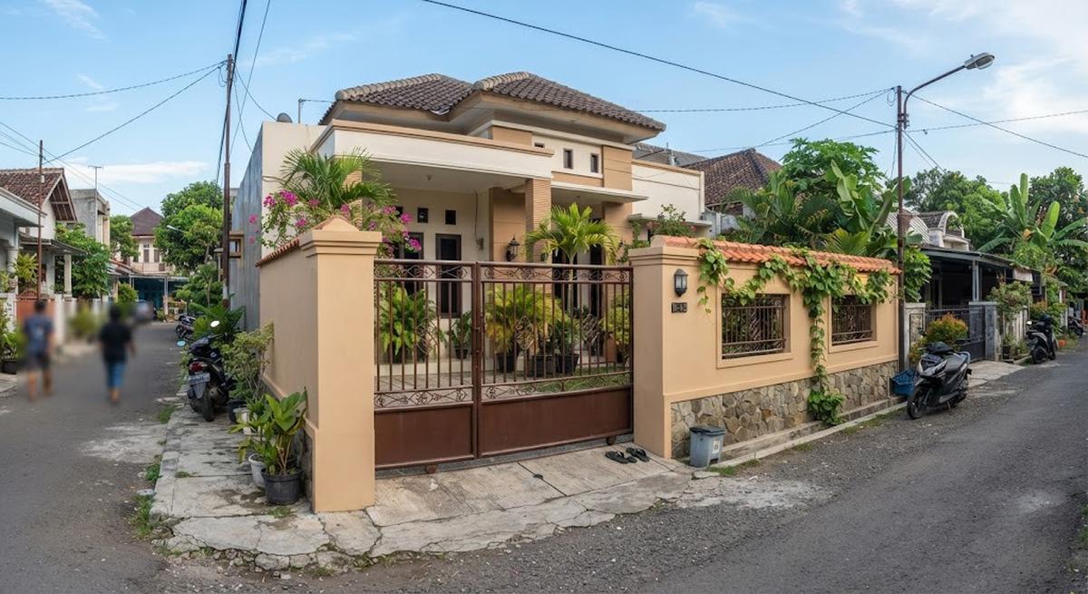 Warna cat pagar warm tone yang terlihat elegan model beige