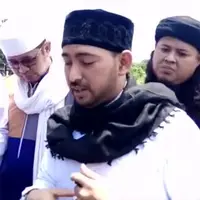 Istri kedua Opick Meninggal dunia,  Ustaz Al Habsyi Minta Netter Berhenti Mencaci.