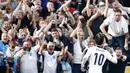 Pemain Timnas Inggris, Jack Grealish, melakukan selebrasi setelah mencetak gol ke gawang Irlandia pada laga UEFA Nations League di Aviva Stadium, Sabtu, (7/9/2024). (AP Photo/Peter Morrison)