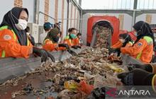 Penanganan Sampah Karawang: Bupati Aep Ungkap Tantangan dan Upaya Optimalisasi