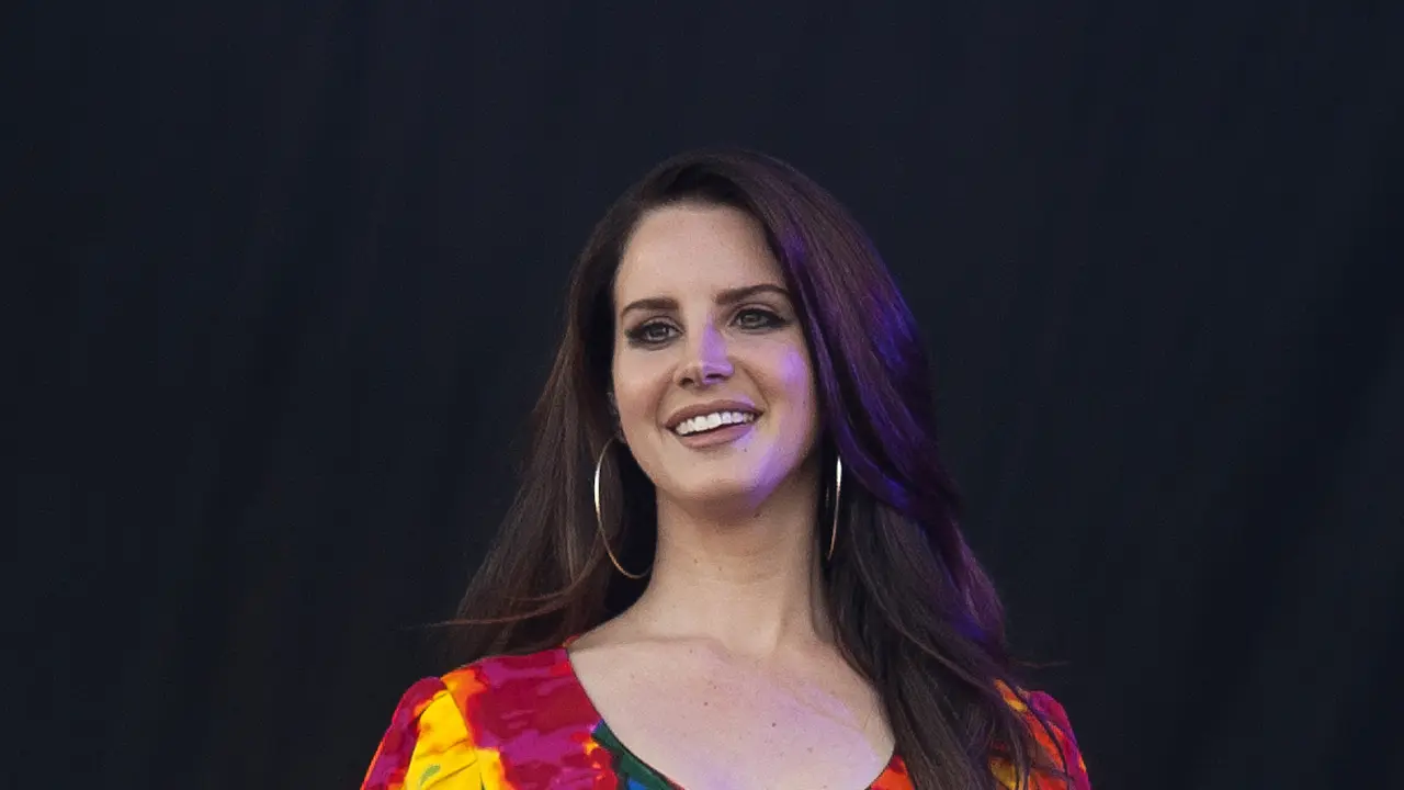 [Bintang] Lana Del Rey
