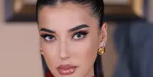 Dengan rambut sleek yang ditata rapi dalam gaya kuncir kuda tinggi, riasan Tasya tampak makin menonjol. [@tasyafarasya].