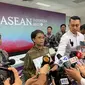 Menteri Luar Negeri (Menlu) RI Retno Marsudi saat mengunjungi media centre dalam rangka persiapan Pertemuan ke-56 Menlu ASEAN (AMM) yang akan dimulai Selasa (11/7/2023). (Liputan6.com/Benedikta Miranti)