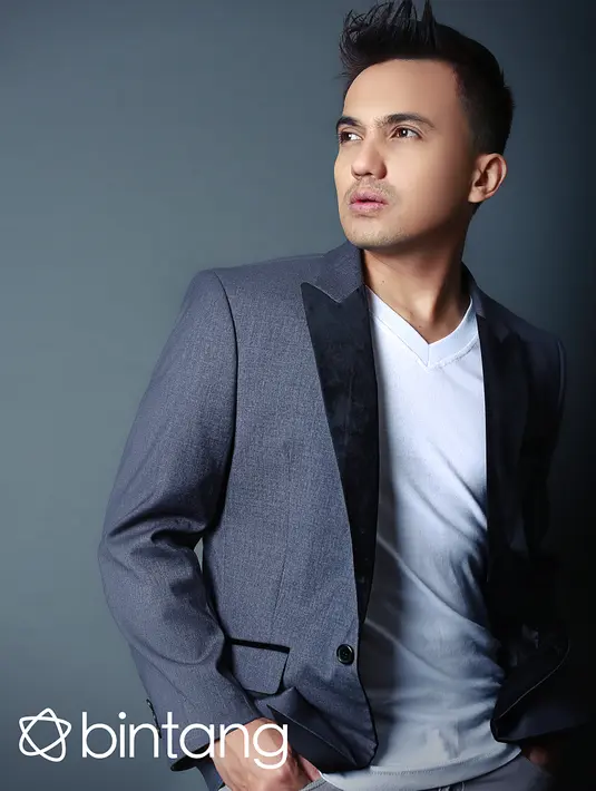 Wajah ganteng Sahrul Gunawan memang melekat di anak-anak era 90-an. Di usianya yang sudah 41 tahun, tidak ada perubahan berarti pada wajahnya. (Febio Hernanto/Bintang.com)
