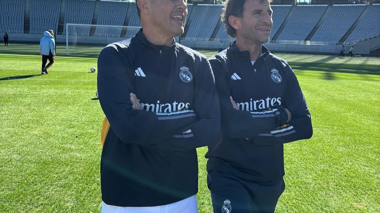 Milla Eks Pelatih Timnas Indonesia Bareng Legend Xavi-Iniesta, Ada Momen dengan Cannavaro