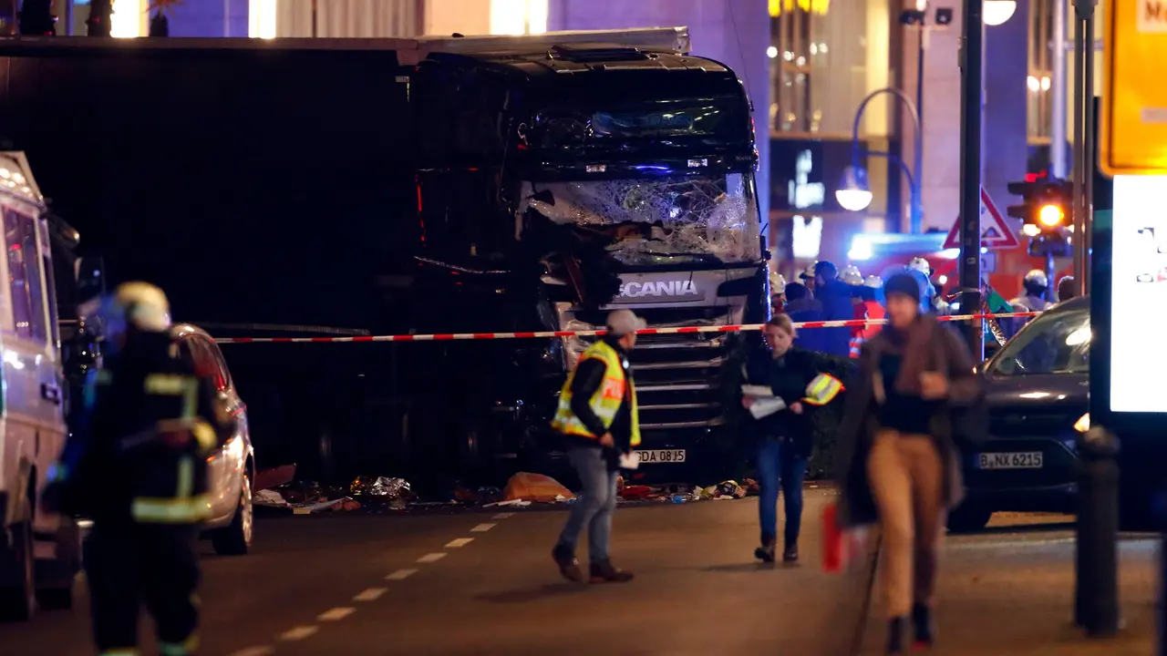 20161219-Truk Tabrak Pasar Natal di Berlin-Jerman