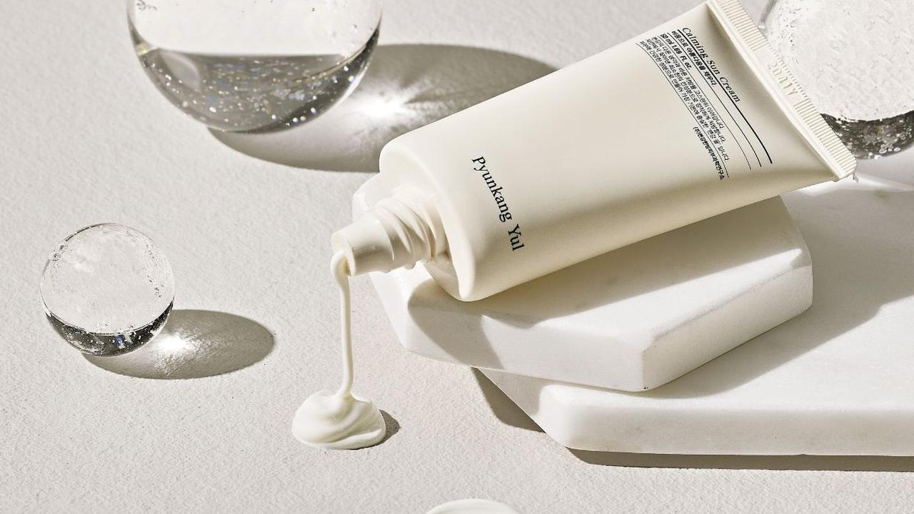 2. Sunscreen/ Tabir Surya<br>