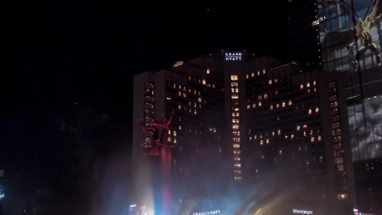 Kisah di Balik 500 Drone Melukis Langit Jakarta di Malam Tahun Baru, Puluhan Ribu Orang Saling Berbagi Kebaikan